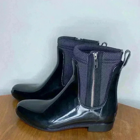 Call It Spring Black Shiny Vegan Boots Rain Womens Size 7 NWOT NEW - Picture 3 of 10